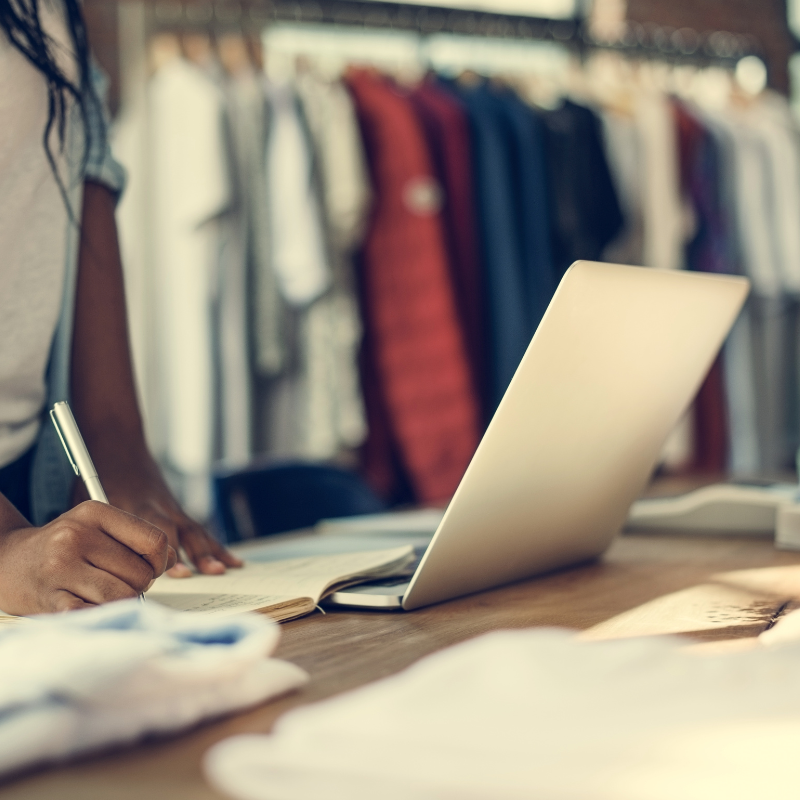 リアルタイム在庫管理/自動レポート