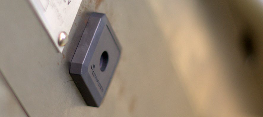 Ironside Micro RFIDタグ - オンメタルタグ、平方インチフットプリントで、さまざまな金属資産追跡アプリケーションに対応