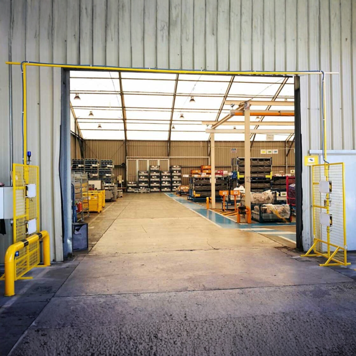 AdvanPortal 外観・正面図 - product overview